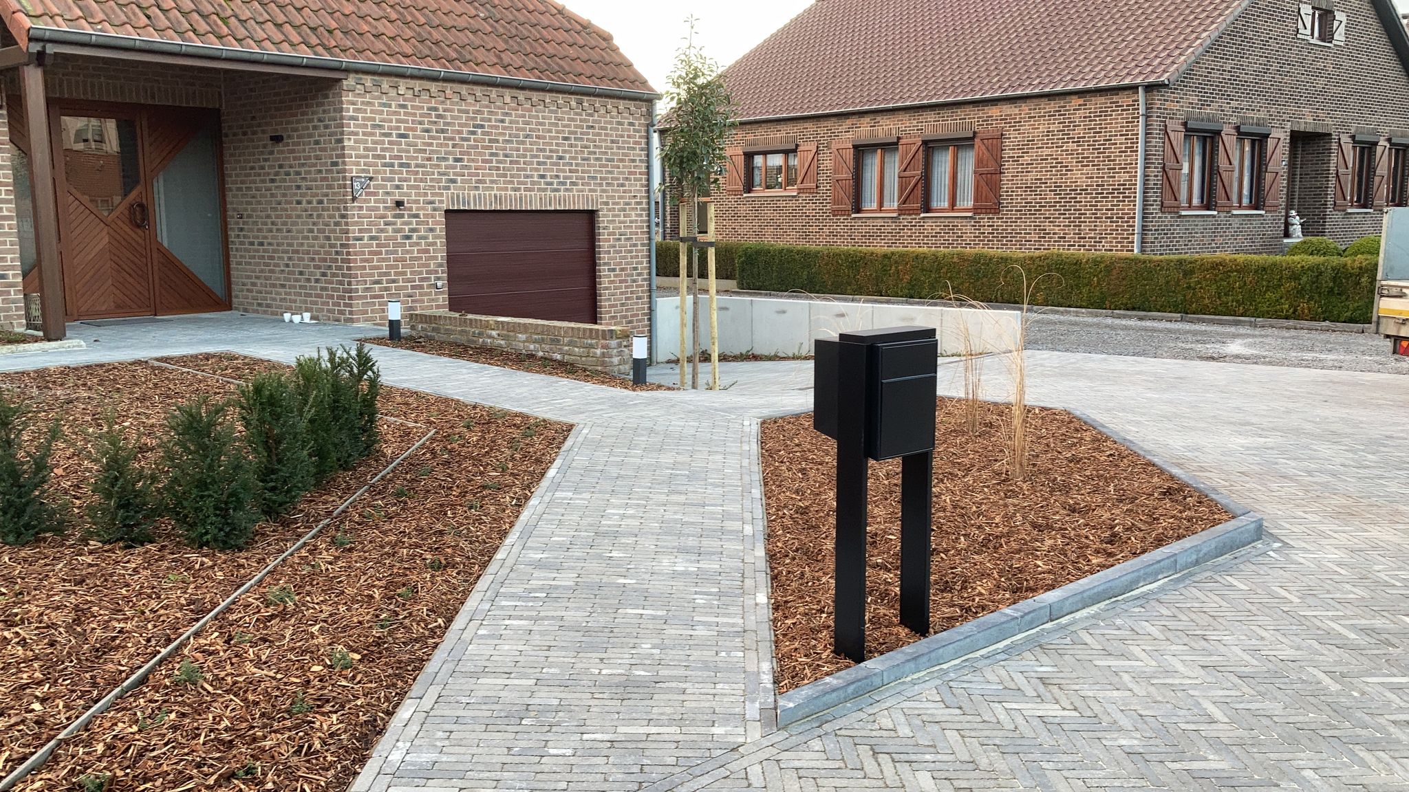 Aanleg van buitenruimtes rond gebouwen